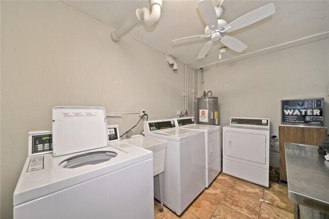 Building Photo - 1 bedroom in North Miami Beach FL 33179