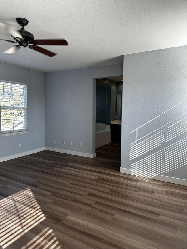 Building Photo - $1497.50 off first full months rent