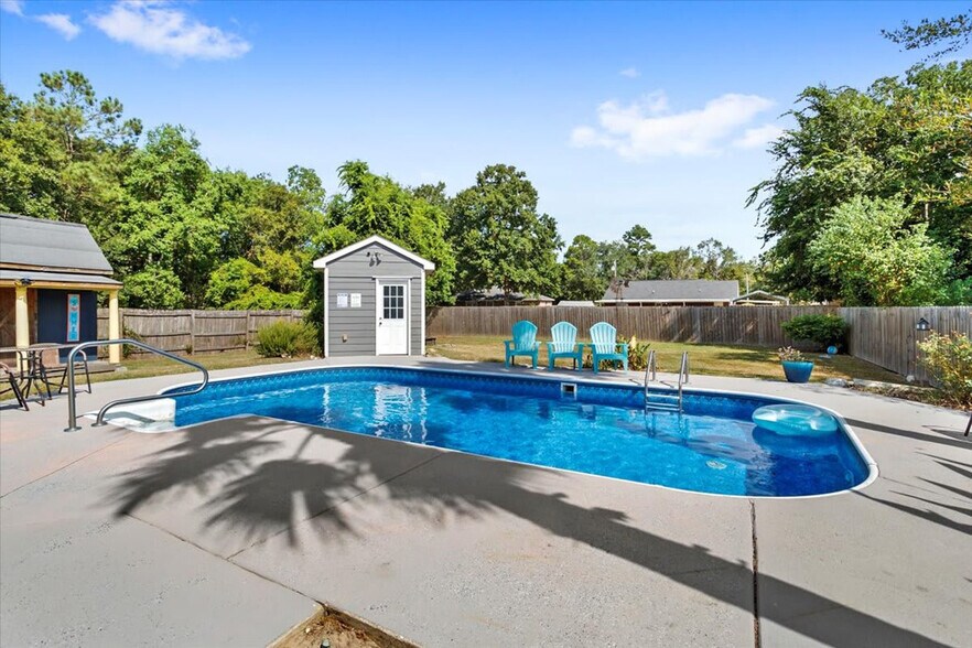 Building Photo - 5012 Deborah St