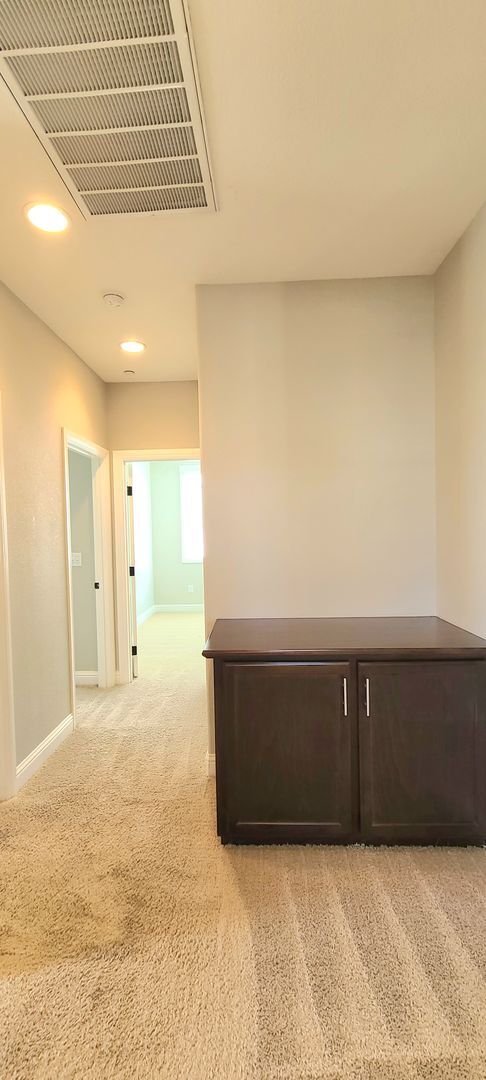 Building Photo - Beautifull Single Family Home in Folsom w/ Solar, Tankless Water Heater, Pool Access, Bonus Room ...