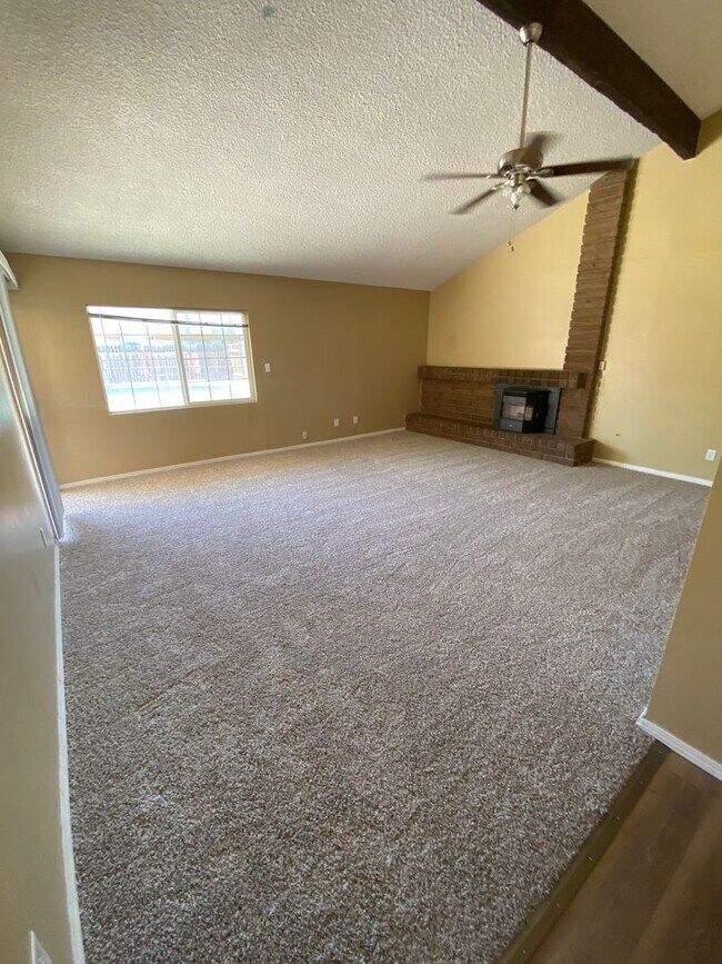 Building Photo - 4601 Glengary Pl