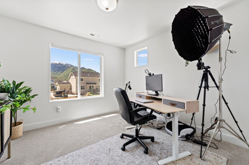 Building Photo - 1085 W Union Bench Dr