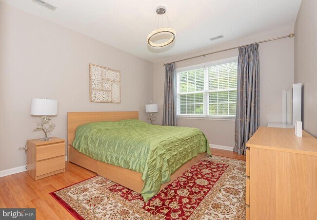 Building Photo - 18959 Gold Finch Cove