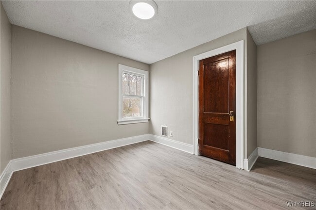 Building Photo - 2615 Genesee St