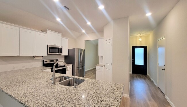 Building Photo - 3/2 in VOSS FARMS