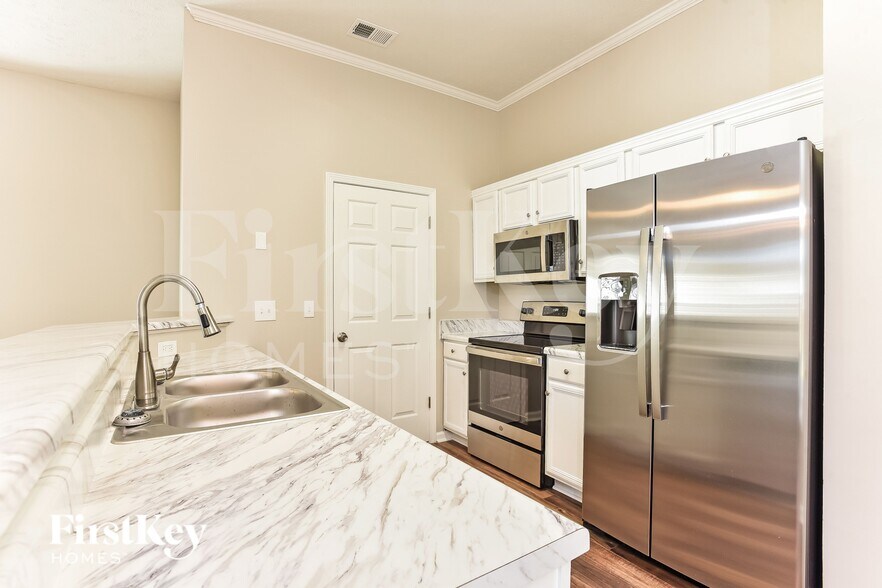 Building Photo - 892 Lavergne Ln