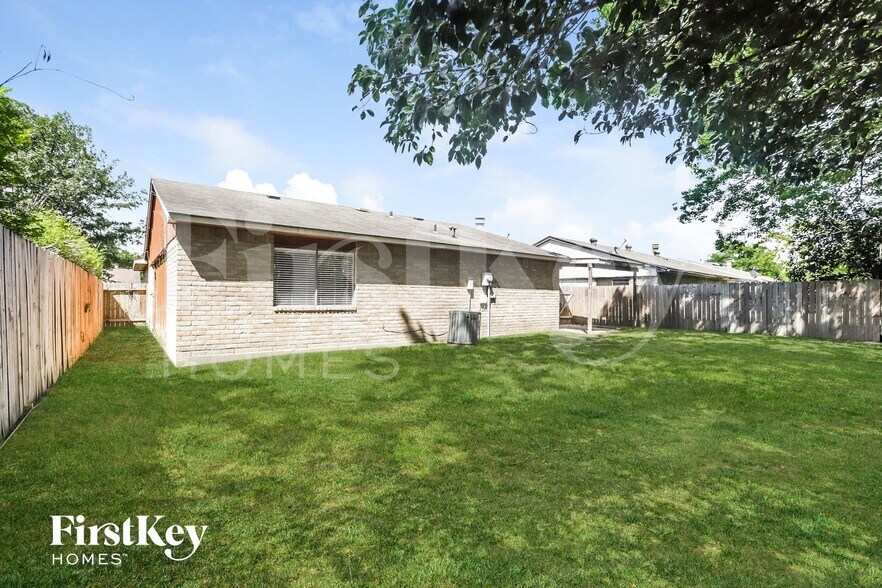 Building Photo - 24011 Reagon Canyon Dr