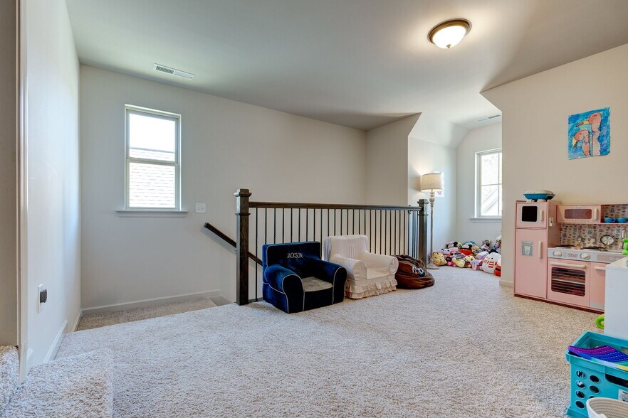 Building Photo - 2134 Springfield Dr