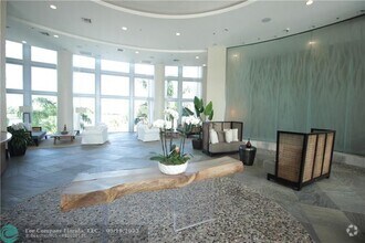 Building Photo - 2641 N Flamingo Rd