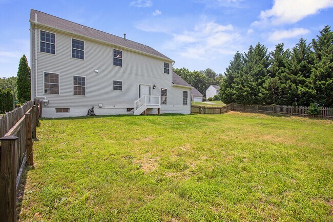Building Photo - 4001 Mossy Bank Ln