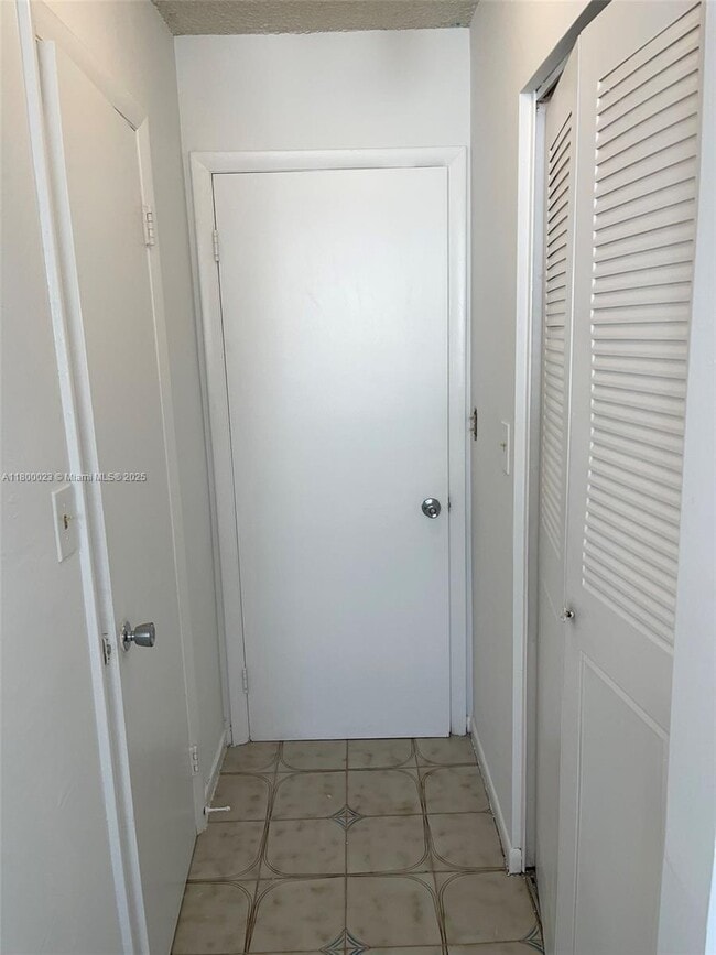Building Photo - 1357 Collins Ave