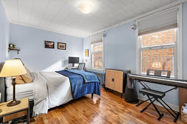 Building Photo - 358 14th St