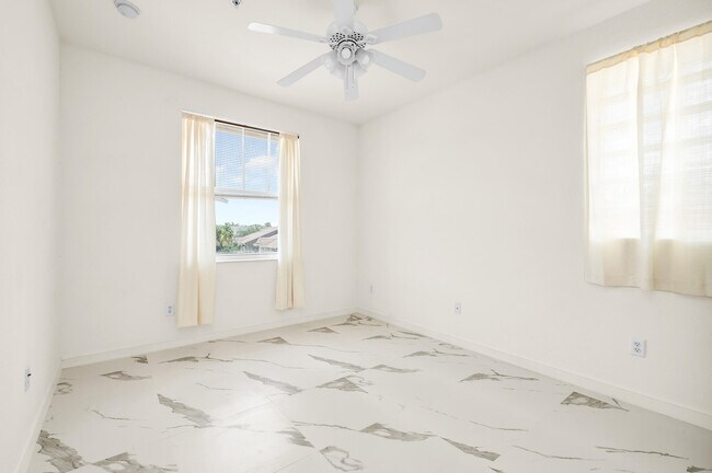 Building Photo - 750 Millbrae Ct