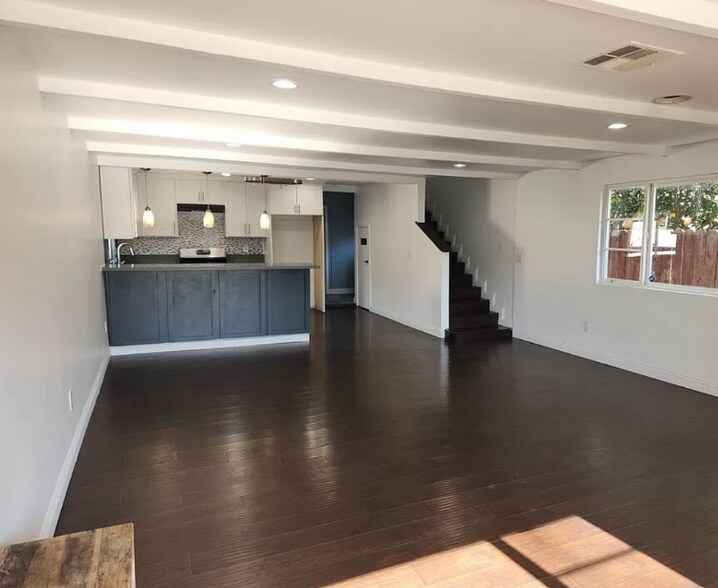 Building Photo - 6431 Roble Ave