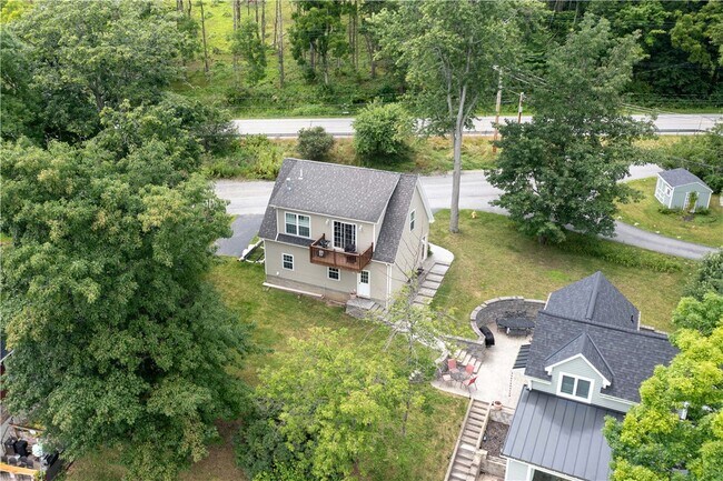 Building Photo - 4027 Graywood N