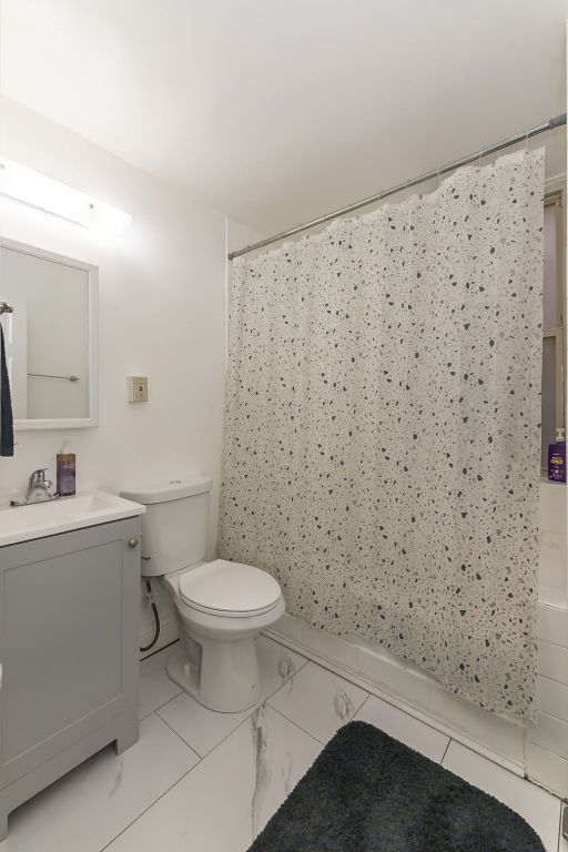 Building Photo - 4992 Botanical Ave