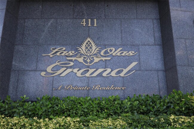 Building Photo - 411 N New River Dr E