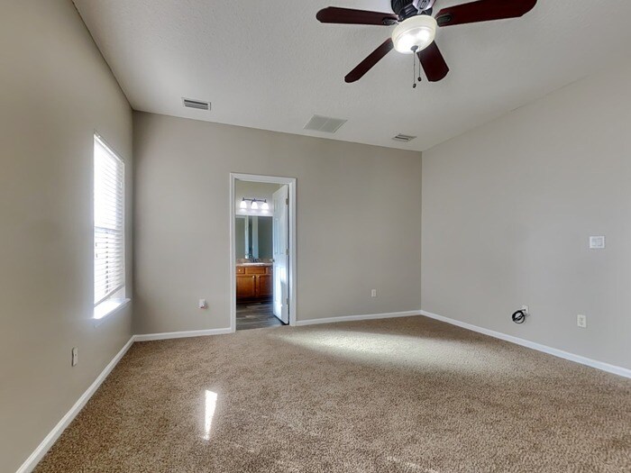 Building Photo - 9251 Hawkeye Dr