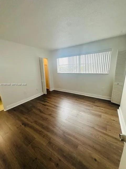 Building Photo - 9351 Fontainebleau Blvd