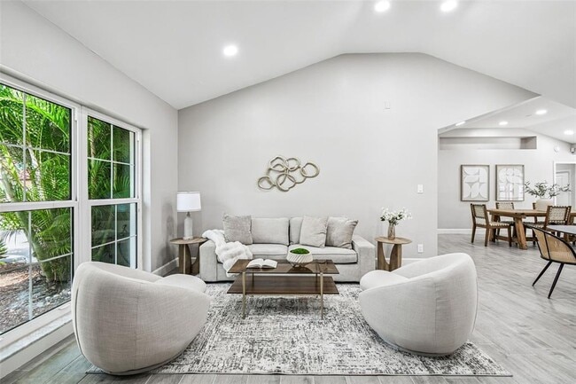 Building Photo - 2 S Treasure Dr