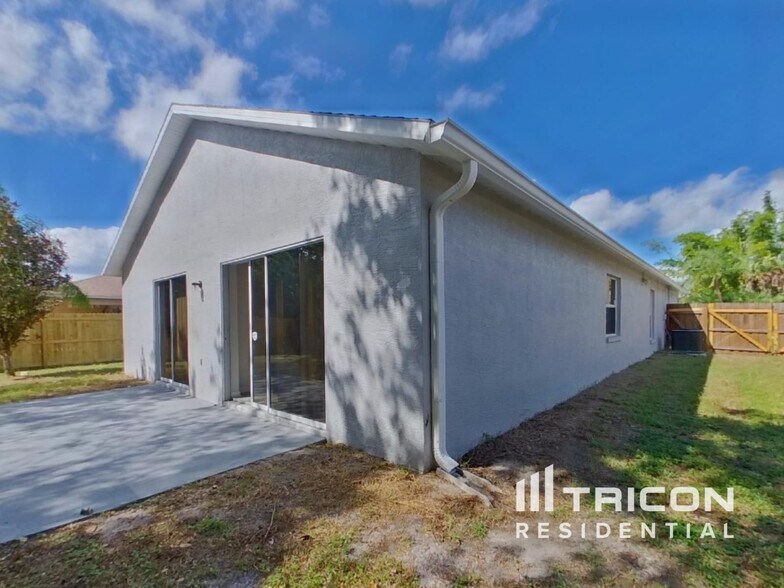 Building Photo - 22210 Bell Harbor Dr