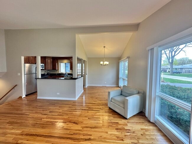 Building Photo - 1243 S Mitchell Ave