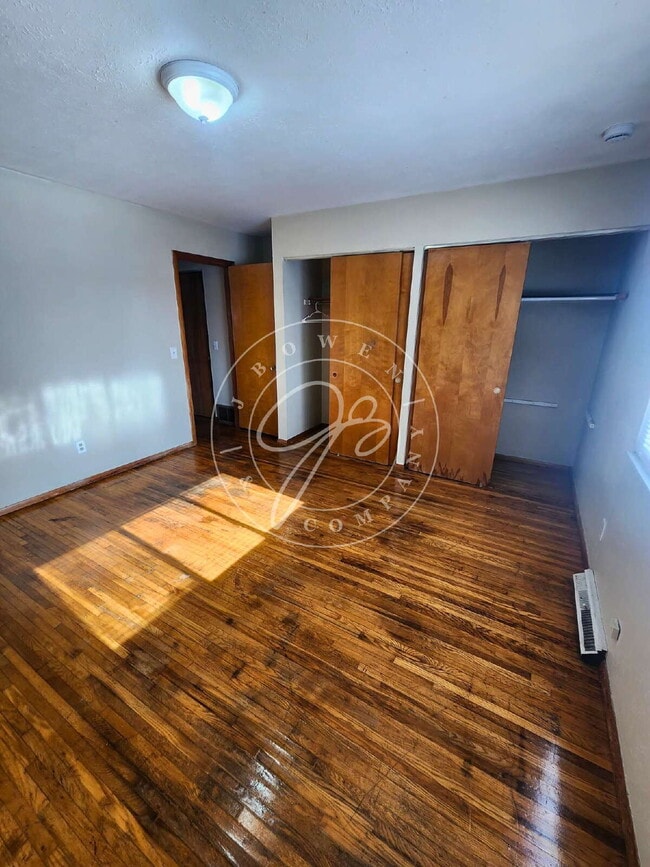 Building Photo - Already passed Section 8 Inspection! Spacious 2 bed 1 bath- 2 story home