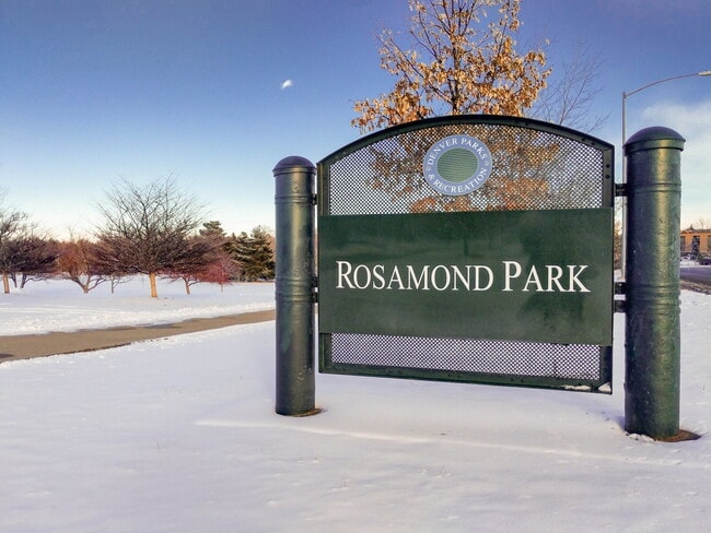 Building Photo - 2 Bedroom 1 Bath Condo Near Rosamond Park