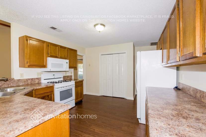 Building Photo - 9918 Manbey Ct