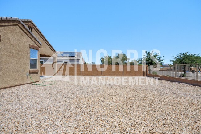 Building Photo - Low Maintenance Home Centrally Located