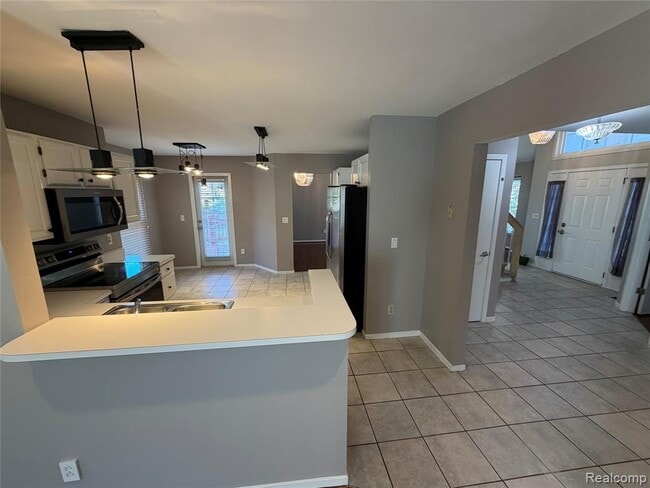 Building Photo - 39588 Squire Rd