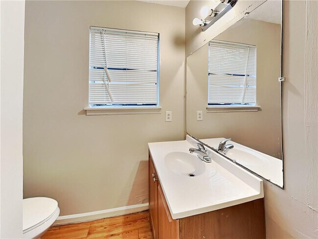 Building Photo - 1289 Knoll Ct NW