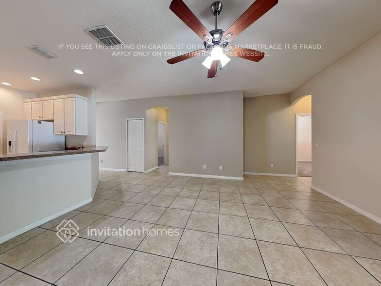 Building Photo - 516 Silverdale Ave