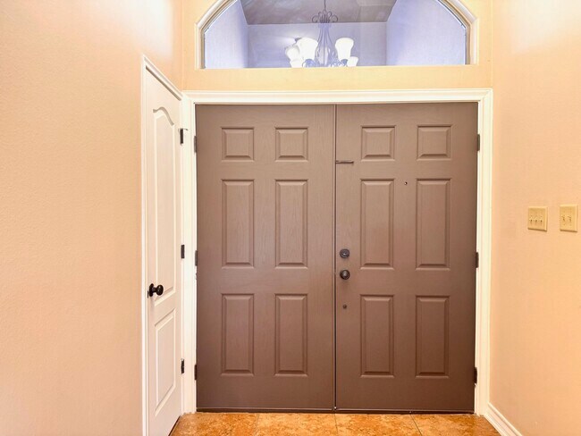 Building Photo - 512 Otero Dr