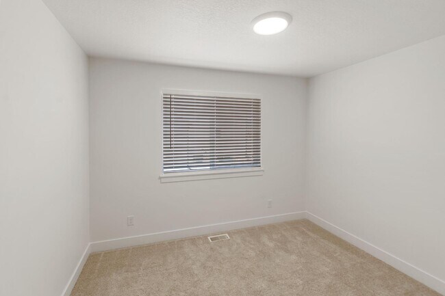 Building Photo - 3779 S 1950 W