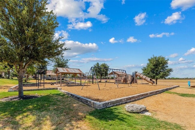 Building Photo - 2812 St Paul Rivera