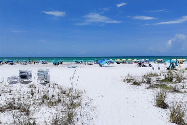 Building Photo - 1250 N Portofino Dr