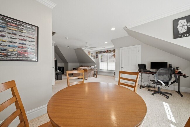 Building Photo - 4013 Lambs Creek Ct