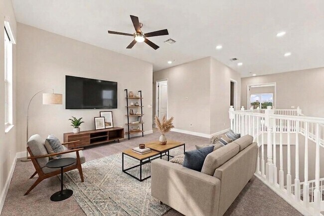 Building Photo - 5608 Macoon Wy