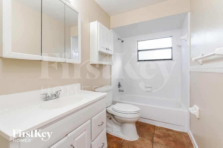 Building Photo - 708 Dromedary Dr