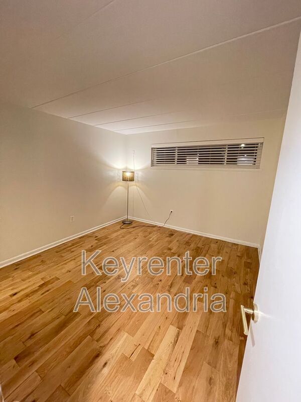 Building Photo - 116 Roberts Ln