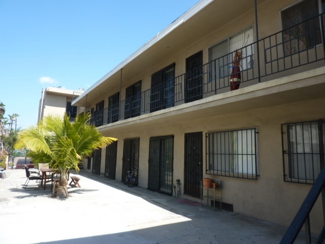 Private Enterance - 813 Ride Out Way