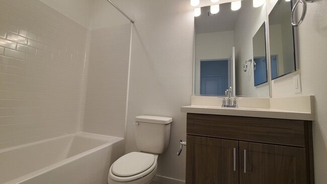 Building Photo - Brand New 2 Story Townhome