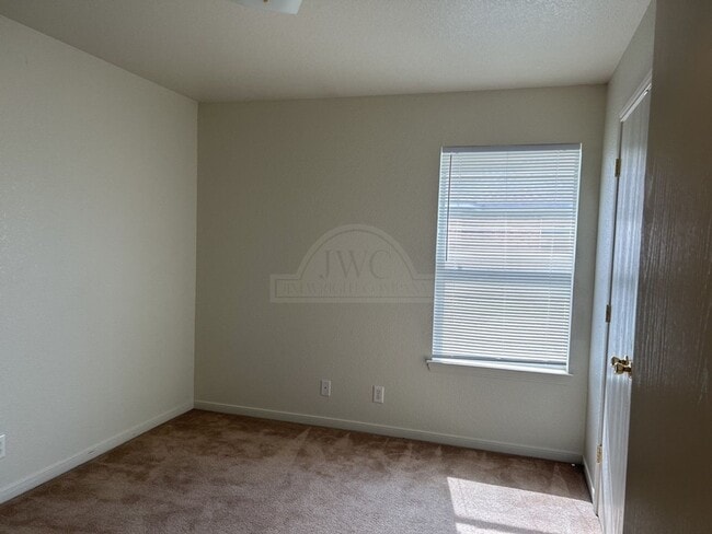 Building Photo - 2104 Schorn Dr