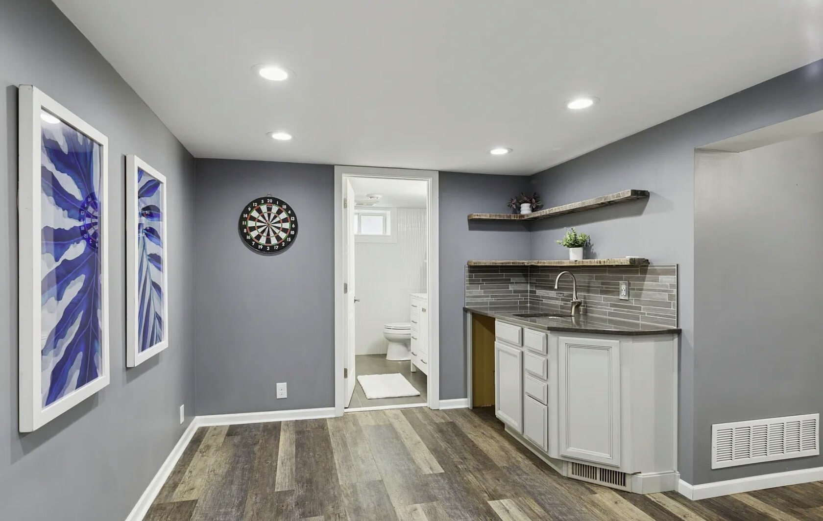 Building Photo - 5749 Pleasant Ave