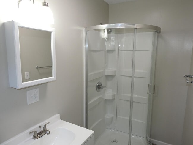 Building Photo - 121 Canal Ave