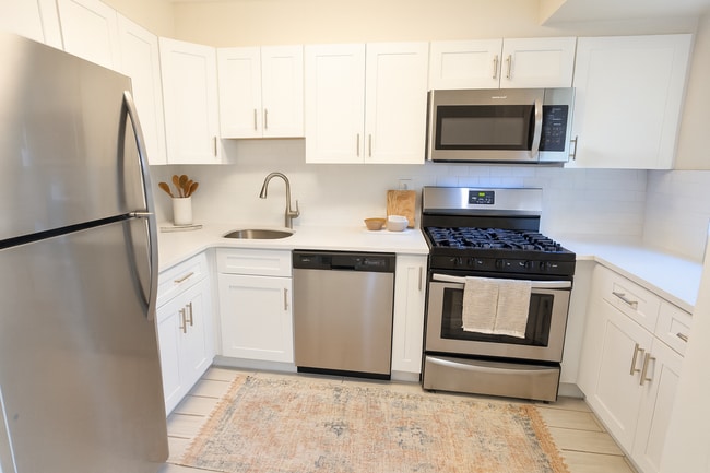 Kitchen Staged - Valley High