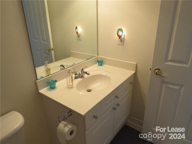 Building Photo - 1003 Basin Ct
