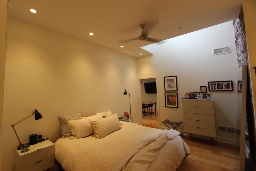 Bedroom - 139 7th St