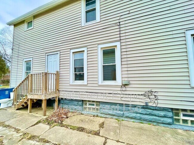 Building Photo - 1730-1730 E 30th St